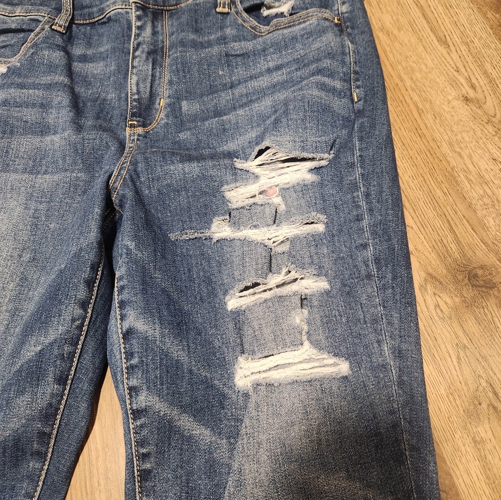 American Eagle Outfitters Blue Distressed Jeans - Picture 4 of 9